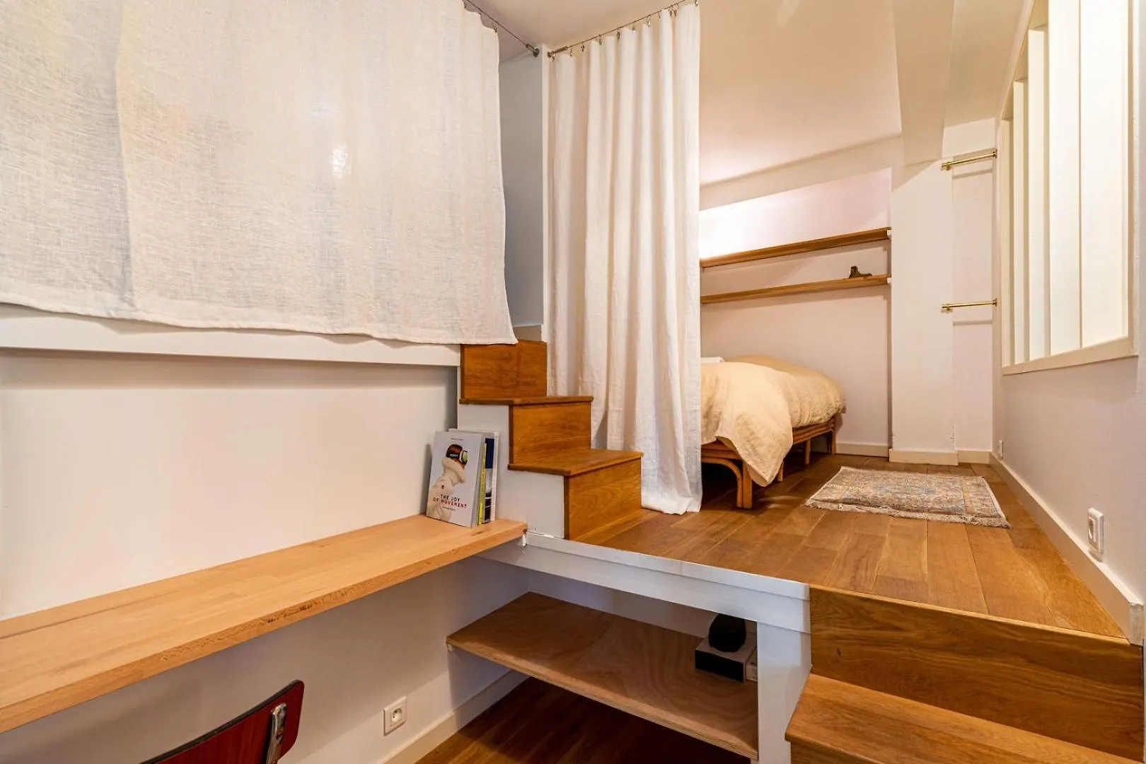 Guestready - Midcentury Maisonette In The 10Th Parigi Appartamento