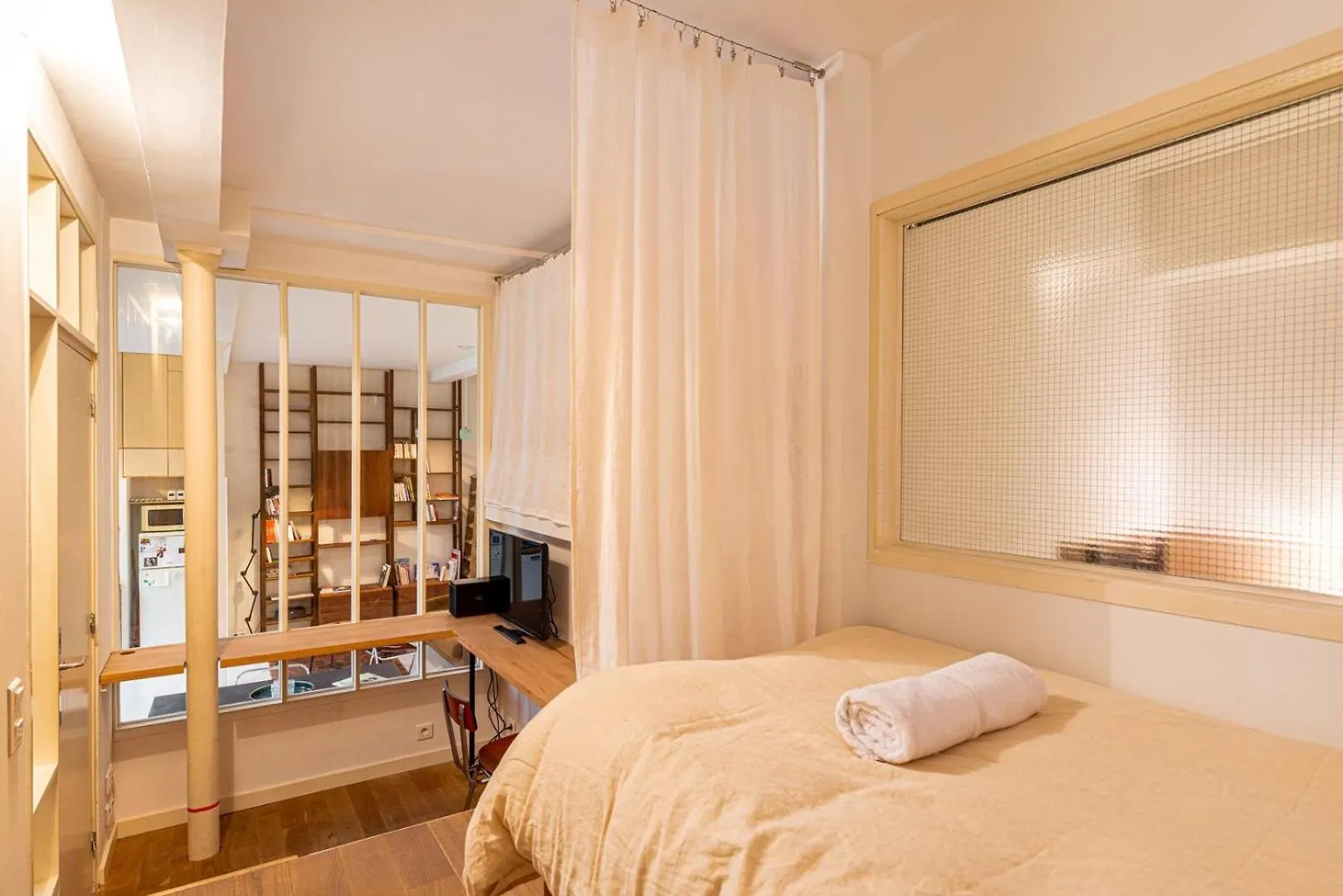 Guestready - Midcentury Maisonette In The 10Th Parigi 0*,  Francia