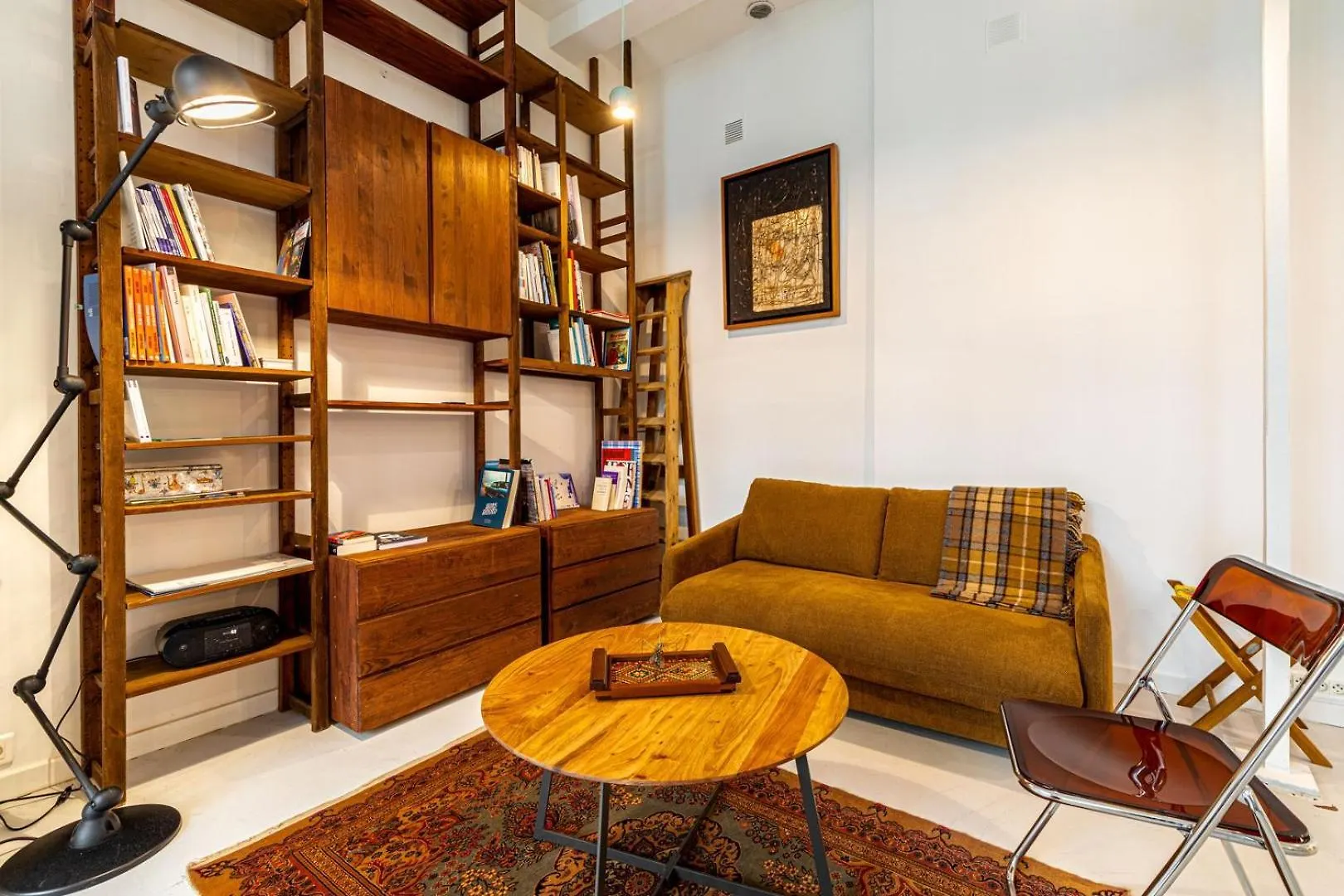 Apartament Guestready - Midcentury Maisonette In The 10Th Paryż